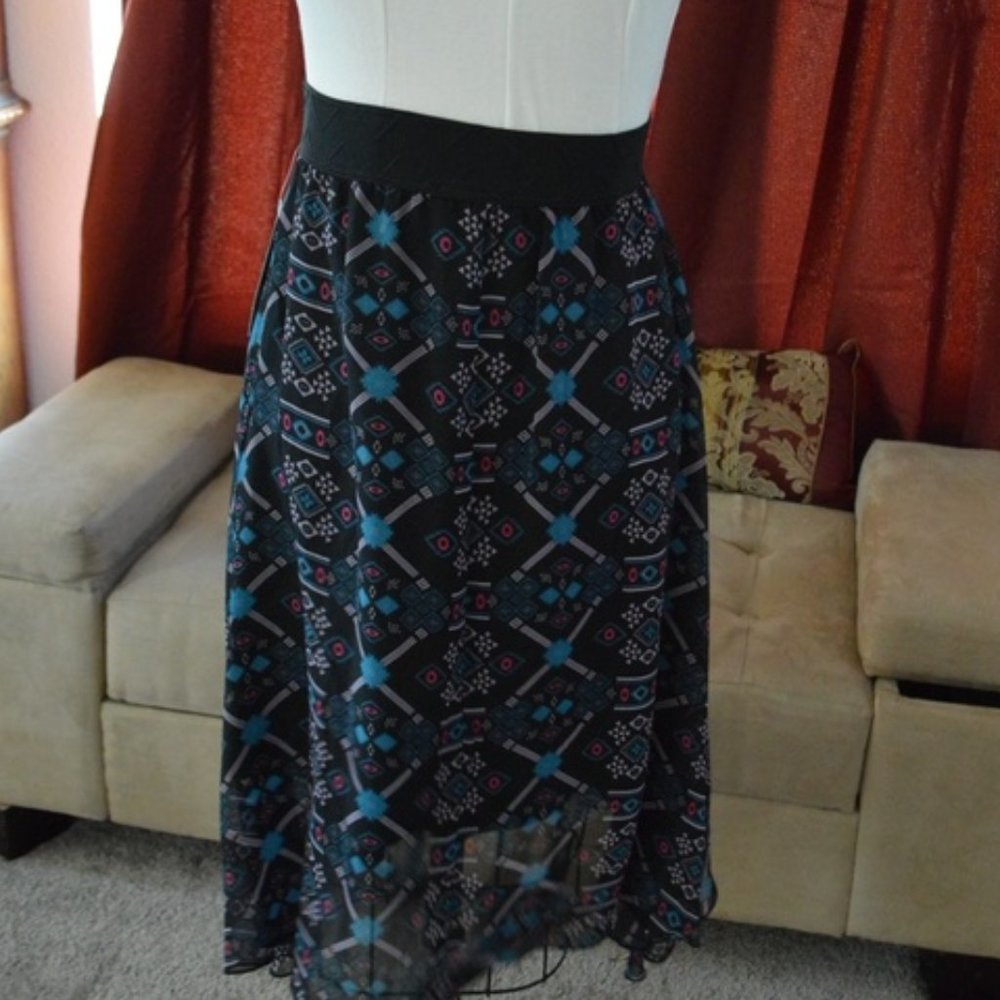 Lularoe Lola Chiffon Skirt .. XS Black with Southwestern Design - NW